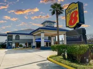 Image of Super 8 by Wyndham Sealy