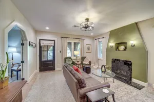 Image of < 9 Mi to Dtwn Tulsa: Lovely Home w/ Yard & Deck!