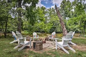 Image of Cozy Smoky Mtn Retreat on River with Fire Pit and Deck