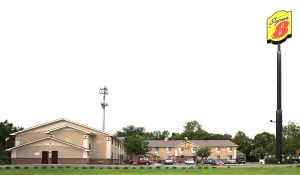 Image of Super 8 by Wyndham Hampton