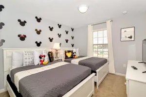 Image of Solterra Resort - Lovely 5bd/4ba Pool Home #5st429