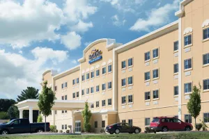 Image of Baymont by Wyndham Erie