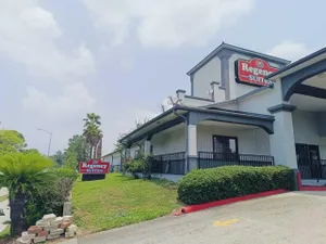 Image of Hotel O Regency Suites Houston - IAH Beltway 8