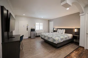 Image of Motel 6, Tustin, Orange County-CA