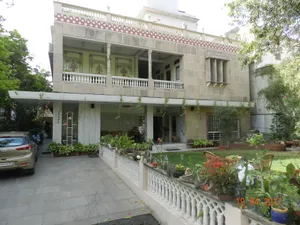 Image of Tara Niwas