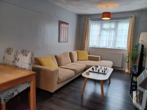 Image of Poynters House - Huku Kwetu Luton & Dunstable - Spacious 2 Bedroom House