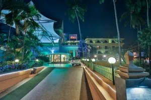 Image of Neelam the Glitz