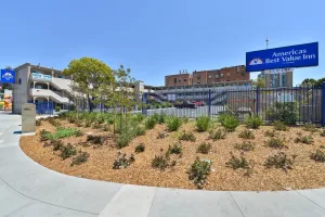 Image of Americas Best Value Inn - Downtown Oakland/Lake Merritt