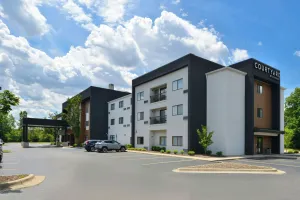 Image of Courtyard Detroit Utica