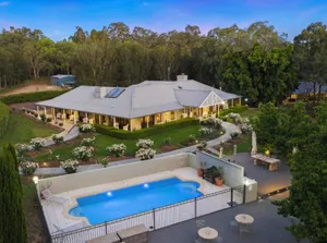 Image of Thistle Hill Guesthouse - walk to many wineries and restaurants