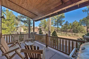 Image of Spacious and Lovely Getaway with Deck in Show Low!