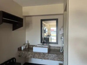 Image of Travelodge by Wyndham Holland/Toledo