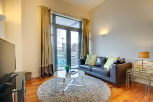Image of Week2Week Fabulous 1 Bedroom City Centre Apartment