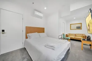 Image of 113 Hoddle