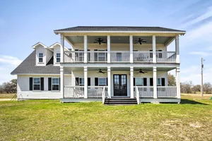 Image of Spacious Texas Getaway w/ Fire Pit & Pond!