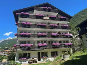 Image of Hotel Adonis