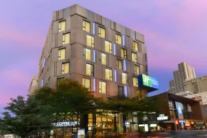 Image of Holiday Inn Express Bangkok Sukhumvit 11 by IHG