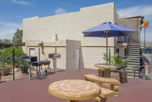 Image of Super 8 by Wyndham Barstow
