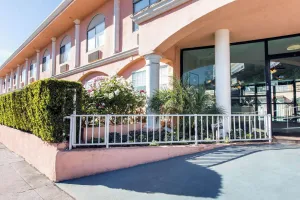 Image of Rodeway Inn near Melrose Ave