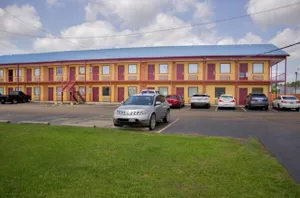 Image of Deluxe Inn