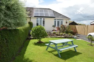 Image of 2-bed Cottage - Sleeps4 - Garden - Bbq