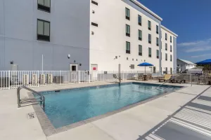 Image of Comfort Inn & Suites Panama City Beach - Pier Park Area