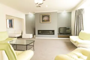 Image of Hawthorn Holiday House
