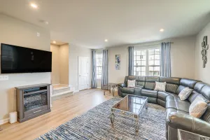 Image of 30 Mi to Downtown DC: Charming Dale City Townhome!