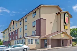 Image of Super 8 by Wyndham Nashville/ Dntn/ Opryland Area