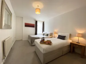 Image of Apartment Next to Victoria Station