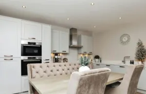 Image of 4 Bedroom House - Sleeps 8 Free Parking Garden