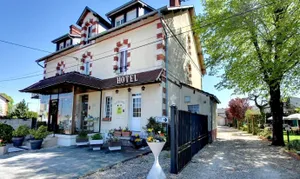 Image of Logis Hôtels Restaurant Le Dauphin