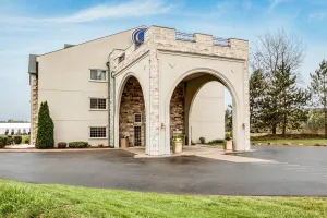 Image of Comfort Suites at Par 4 Resort