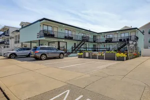 Image of Wildwood Condo: Community Pool, Walk to Beach!