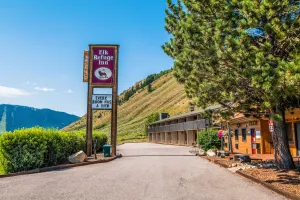 Image of Elk Refuge Inn