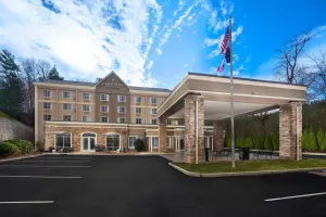 Image of Country Inn & Suites by Radisson Asheville Downtown Tunnel Road