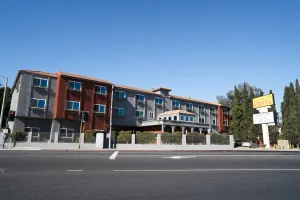 Image of Maywood Inn