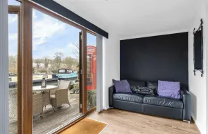 Image of Hertford - Sleeps 2 - 92 Walking Score - Garden