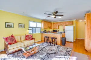Image of Chula Vista Unit: 12 Mi to Downtown San Diego!