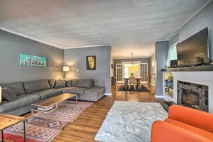 Image of Comfortable Craftsman Home - 2 Miles to UB Campus!