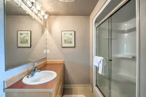 Image of Apartment with Gas Fireplace about half Mi to Beach!