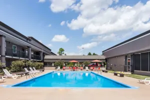 Image of Clarion Inn & Suites Russellville I-40
