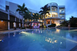 Image of The Avenue Plaza Hotel