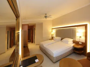 Image of La Strada Hotel