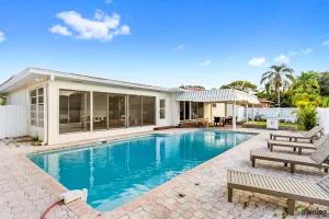 Image of Modern 3br Pool Game Room 3 Bedroom Home by RedAwning