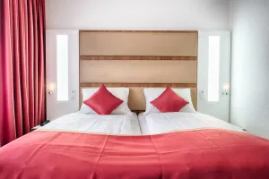 Image of Hotel Senator