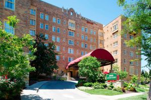 Image of Courtyard Kansas City Country Club Plaza