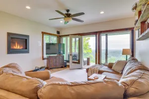 Image of 'sugarloaf' House: Scenic Getaway Near La Crosse!