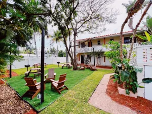 Image of The Leeward Apartments By Lowkl