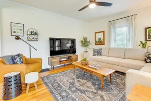 Image of Country Home Near EIU and Lake Charleston!